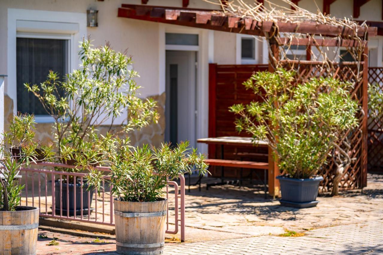 Pelso Apartman Zamárdi Exterior foto